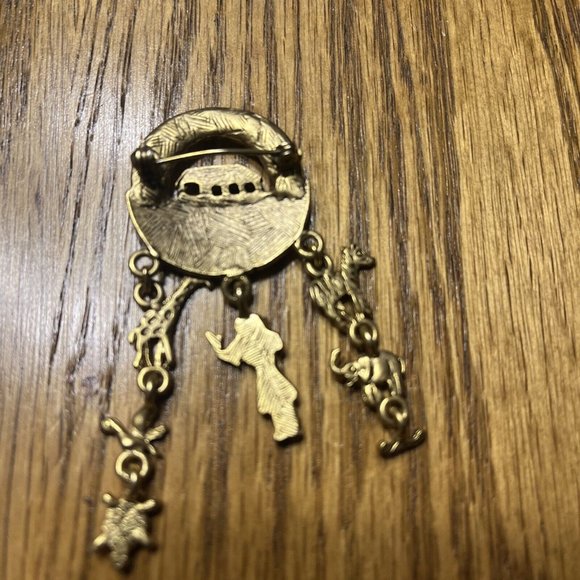NOAHS ARK PIN BROOCH GOLD TONE - Picture 2 of 4